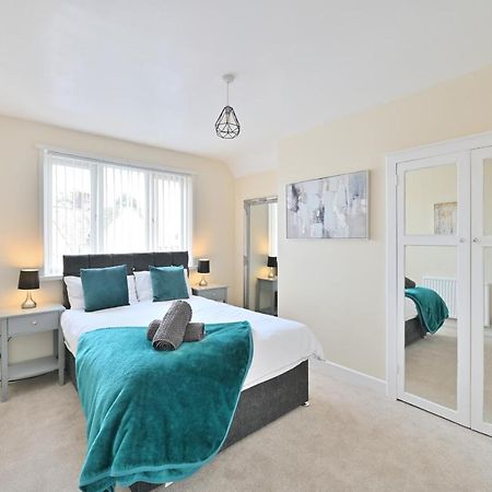 Sleek And Stylish 3 Bed In Bolton - Garden - Parking Villa Buitenkant foto