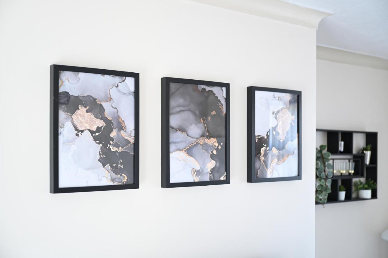 Sleek And Stylish 3 Bed In Bolton - Garden - Parking Villa Buitenkant foto