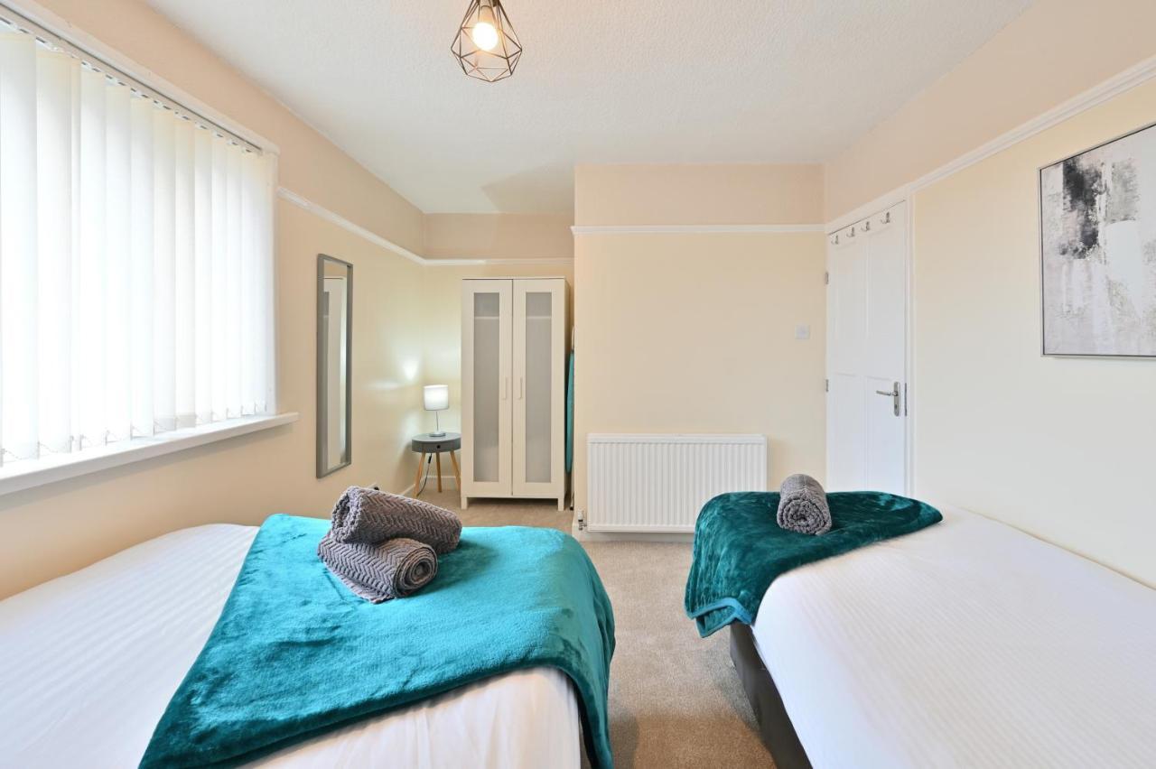 Sleek And Stylish 3 Bed In Bolton - Garden - Parking Villa Buitenkant foto