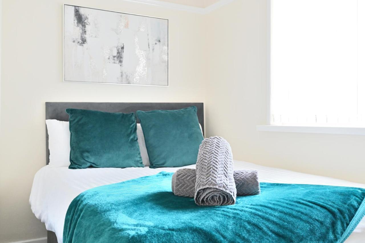 Sleek And Stylish 3 Bed In Bolton - Garden - Parking Villa Buitenkant foto