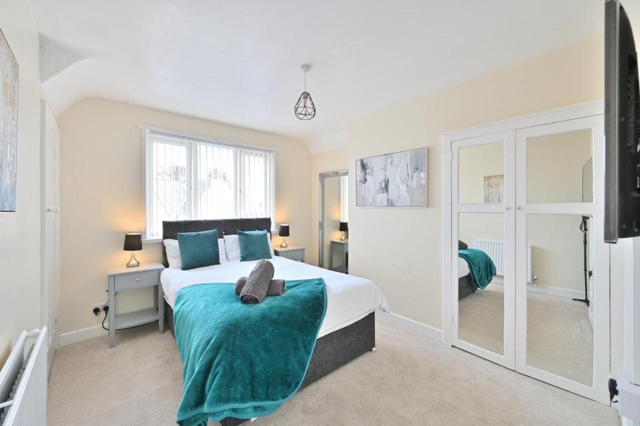 Sleek And Stylish 3 Bed In Bolton - Garden - Parking Villa Buitenkant foto